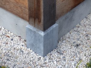 rietgedekt, bijgebouw, eiken constructie, natuursteen sokkel